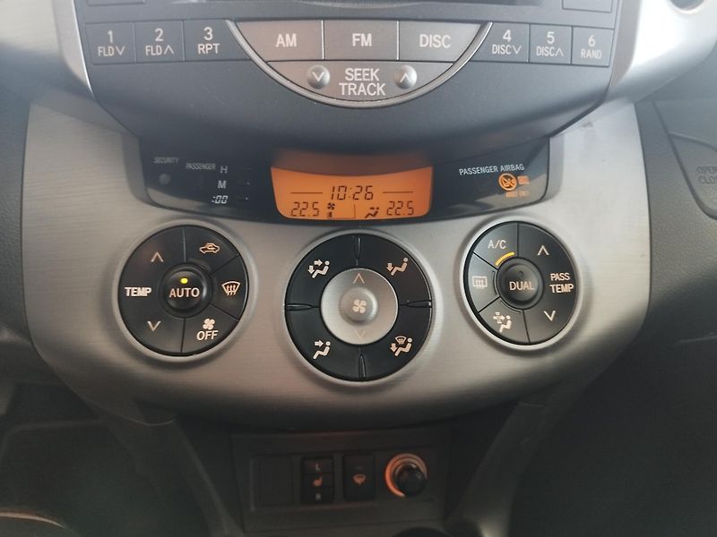 Toyota RAV4 (2007) 2,0I,112KW,4X4,ALU,TAŽNÝ - fotka 20 z 31