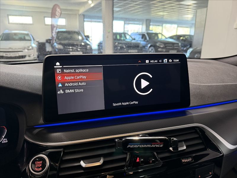 BMW Řada 5 3,0   530D M-PAKET PANO LASER - fotka 20 z 48