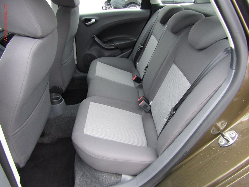 Seat Ibiza (2010) 1.6 TDi, ČR, Style - fotka 10 z 15