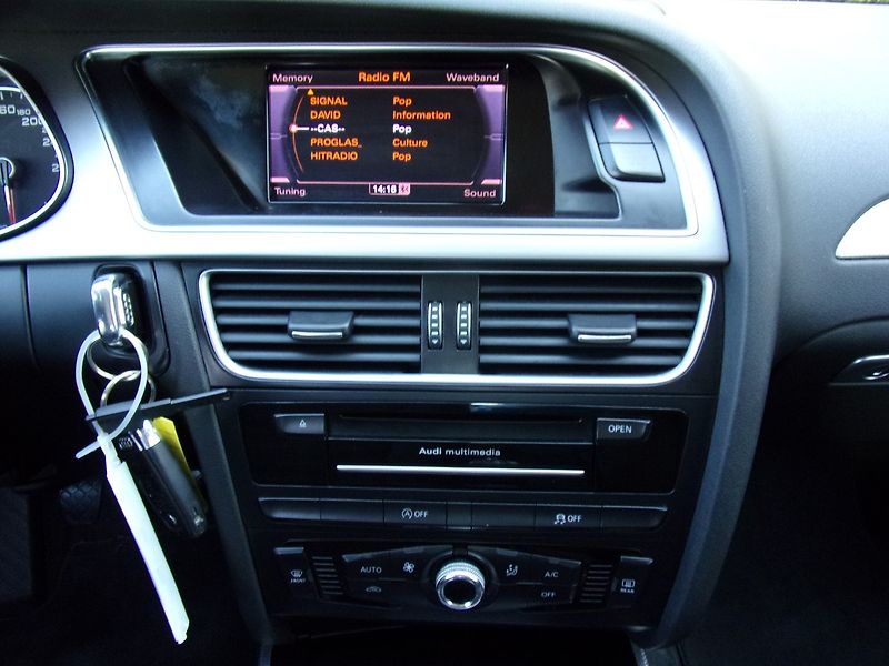 Audi A4 (2014) 2.0 TDi 100kW MANUÁL PĚKNÝ VŮZ - fotka 11 z 21
