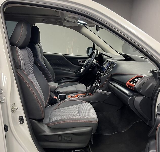 Subaru Forester 2.0 e-BOXER SPORT Lineartronic - fotka 12 z 21