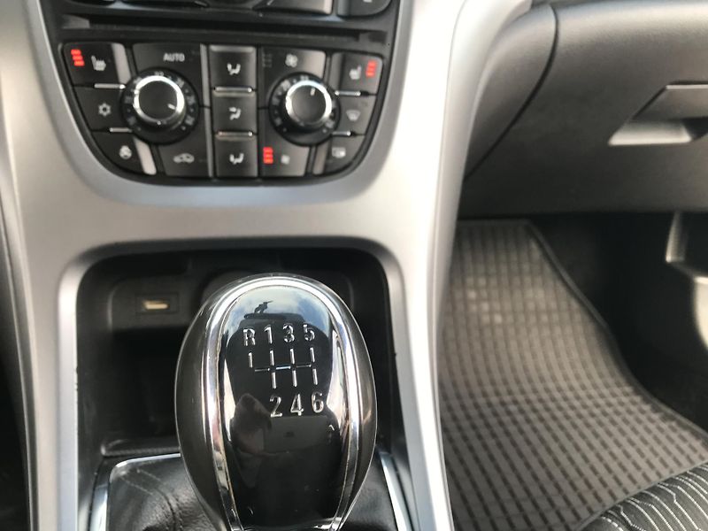Opel Astra 1.7 CDTI 96 KW,SPORTS TOURER - fotka 16 z 21