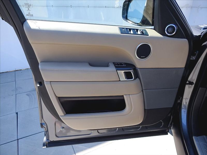 Land Rover Range Rover Sport 4,4 HSE SDV8 1. MAJITEL ČR - fotka 12 z 36
