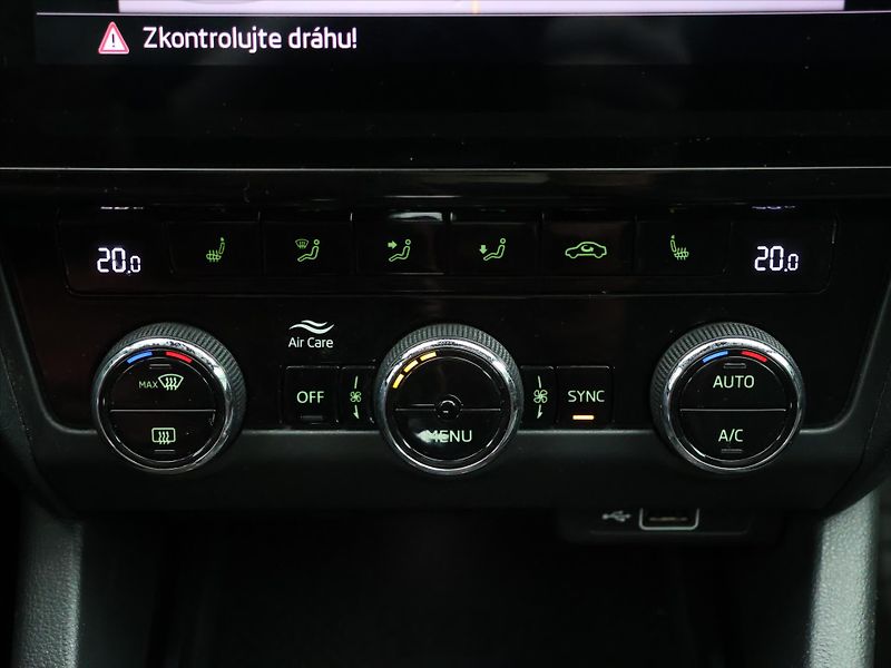 Škoda Octavia 2,0 TDI RS 4x4 DSG Virtual LED - fotka 31 z 43