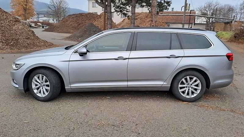 Volkswagen Passat 1.6 TDI ComfortLine Business - fotka 4 z 36