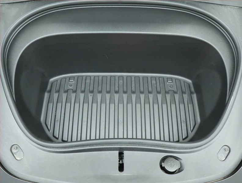 Tesla Model 3 (2024) Standard Range LFP, SoH 95% - fotka 15 z 22