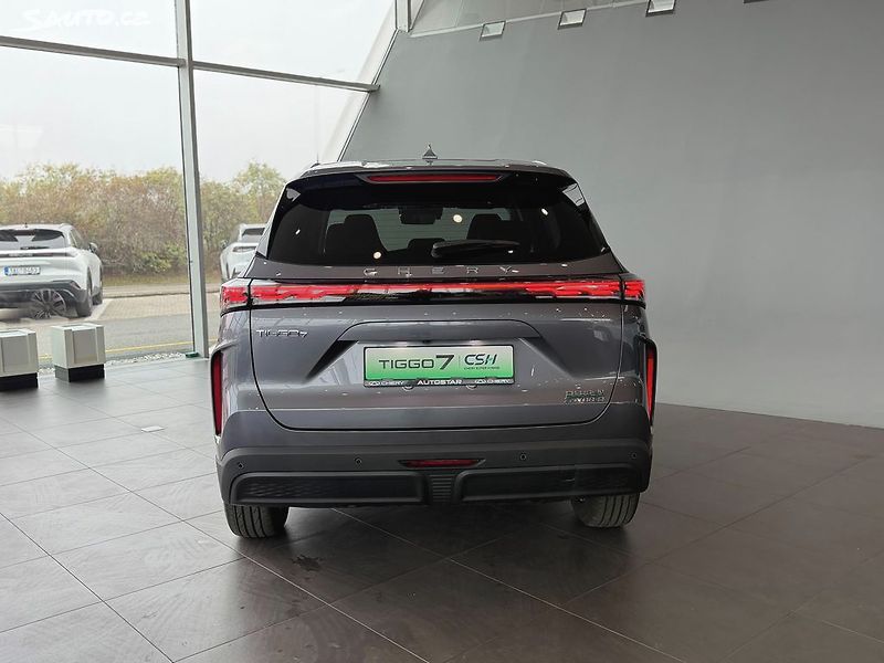 Chery Tiggo 7 PHEV UNIQUE 1,5 T-GDI - fotka 8 z 17