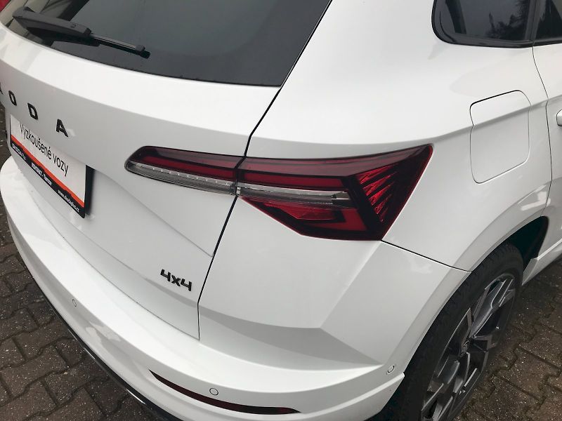 Škoda Karoq (2024) SPORTLINE  2,0 TDI 4x4  DSG - fotka 21 z 26