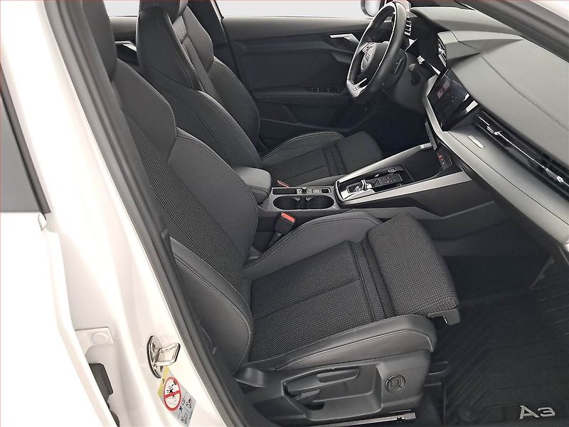 Audi A3 (2020) 35 TFSI - fotka 9 z 19