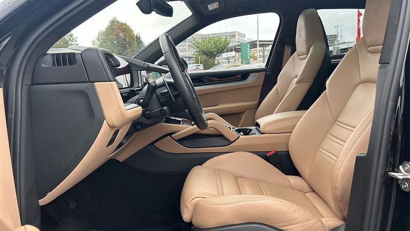 Porsche Cayenne E3 II - fotka 23 z 25