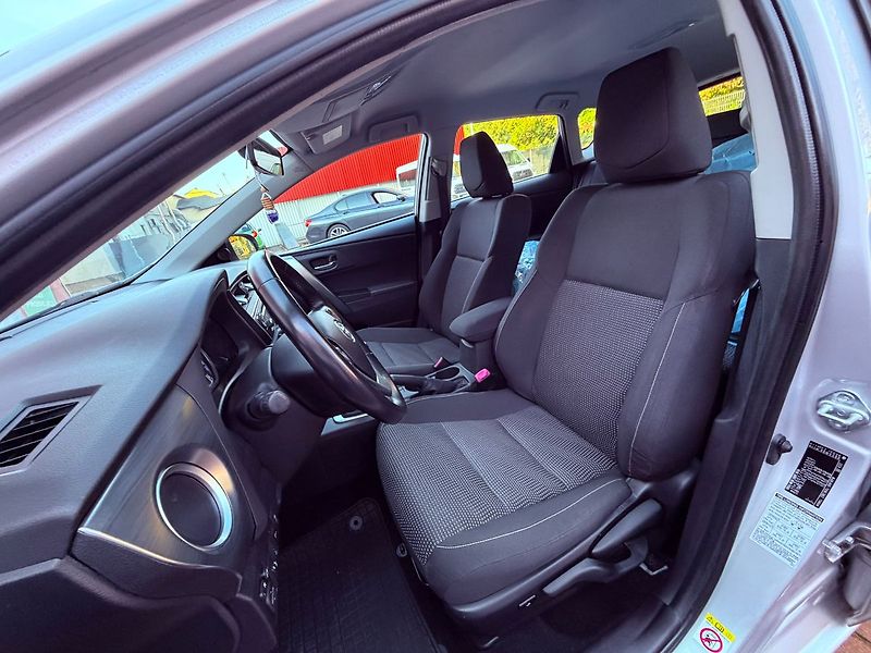 Toyota Auris 1.6 Life+, Serviska - fotka 13 z 28