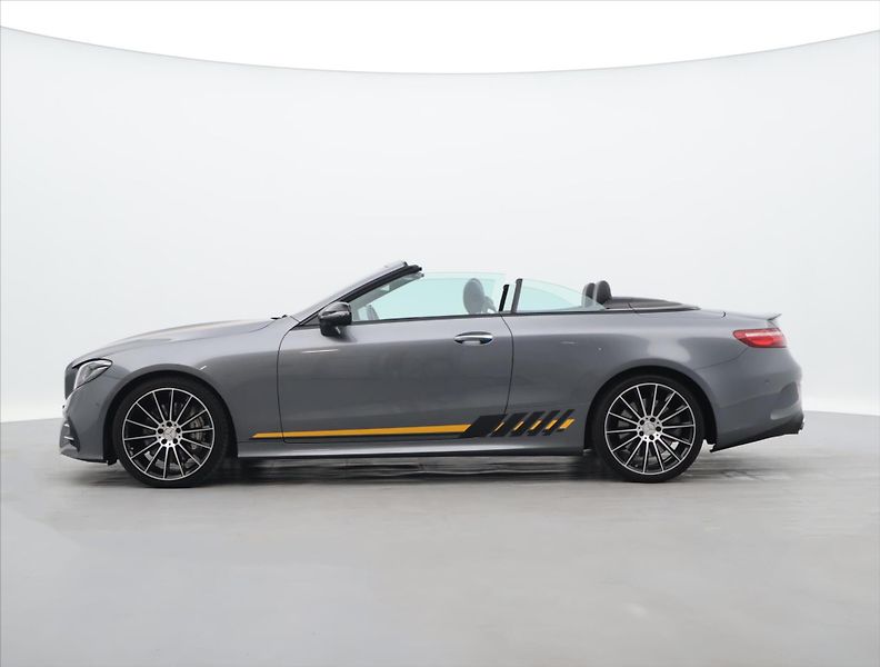 Mercedes-Benz Třídy E 3,0 53 320kW AMG 4Matic+ DPH - fotka 12 z 53