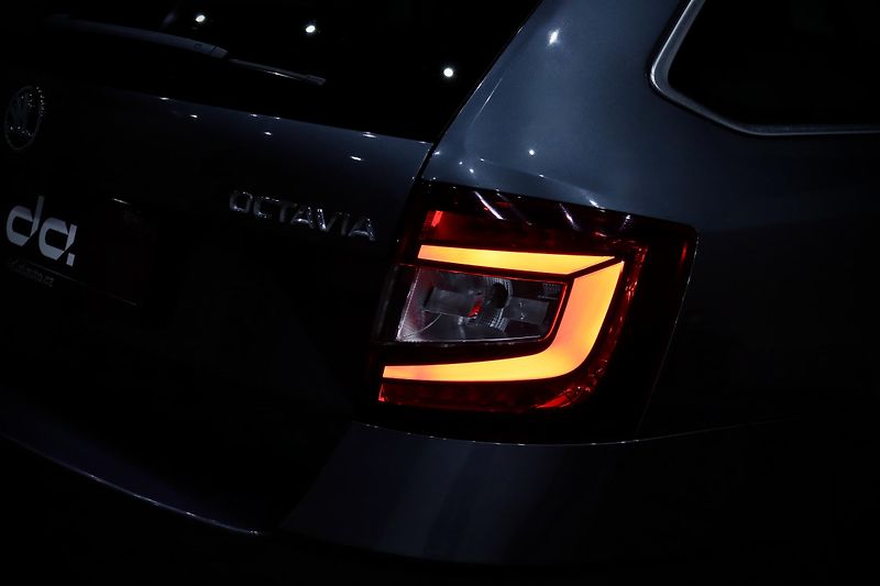 Škoda Octavia 3 FL Combi 1.5 TSI 110 kW DSG - fotka 10 z 39