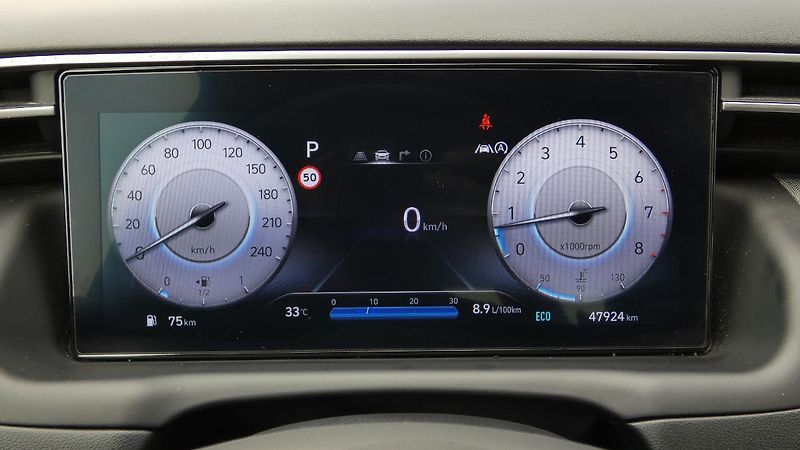 Hyundai Tucson 1.6 T-GDI HEV Style 4x4 Auto - fotka 13 z 23