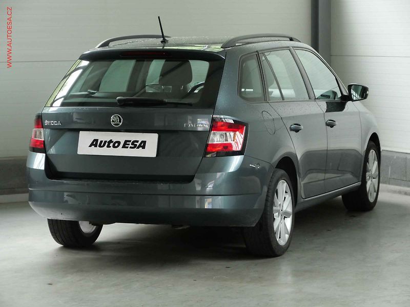 Škoda Fabia (2018) 1.0TSi, 2.maj,ČR, Style - fotka 4 z 22