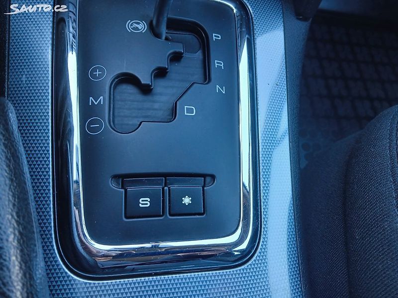 Peugeot 407 2.0 HDI 100kW - fotka 19 z 25