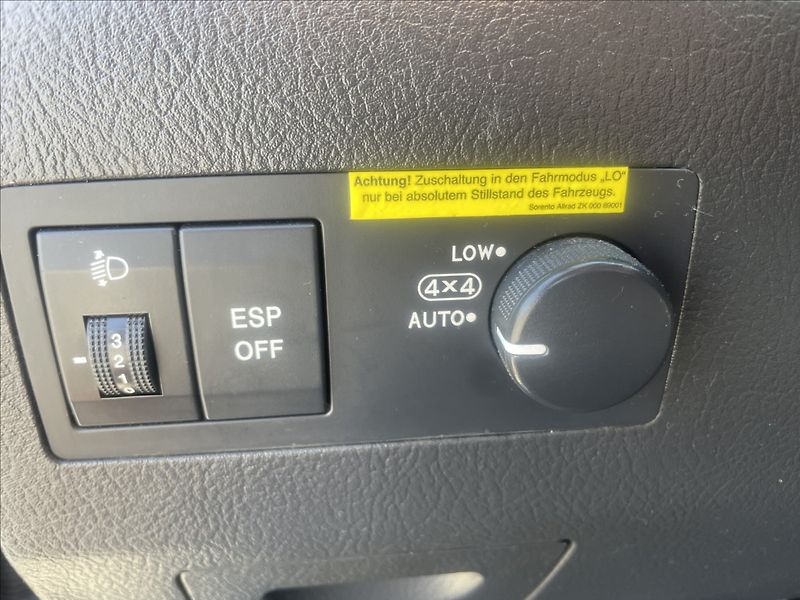 Kia Sorento 2,5 CRDi 125kw Automat Tažné - fotka 25 z 35