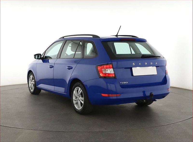 Škoda Fabia (2022) Ambition 1.0 TSI - fotka 4 z 17