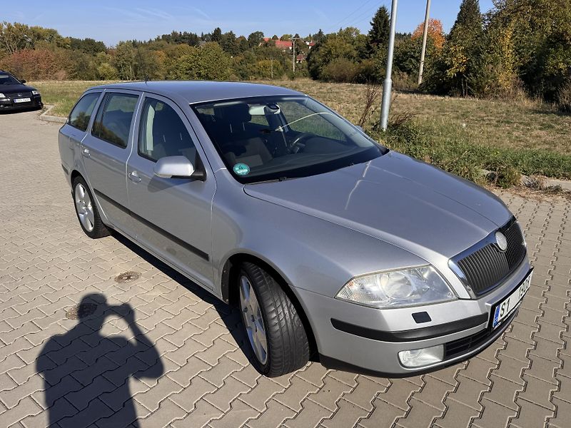 Škoda Octavia (2008) 2.0TDI 103Kw Ambition- 2x SADA - fotka 2 z 17