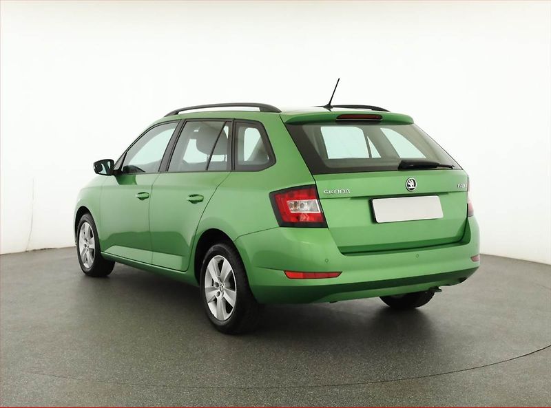 Škoda Fabia (2019) Ambition 1.0 TSI, Serv.kniha - fotka 4 z 17