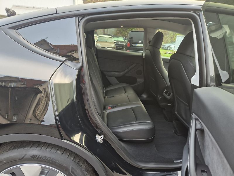 Tesla Model Y LONG RANGE DUAL MOTOR TZ 93,6% - fotka 15 z 48