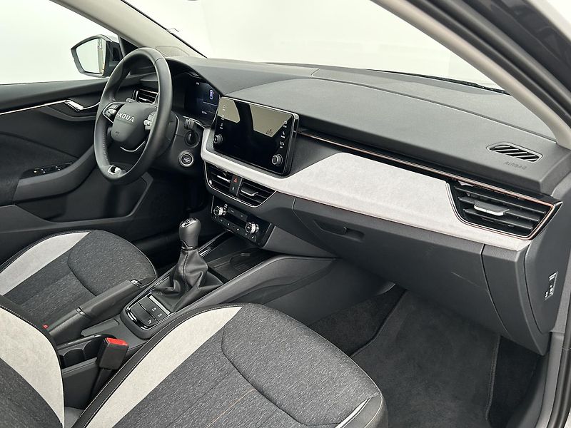 Škoda Scala 1.0 TSI Top selection - fotka 9 z 28
