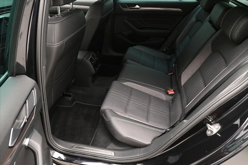Volkswagen Passat 2,0 TDI 147kW Alltrack DSG 4Mo - fotka 14 z 32