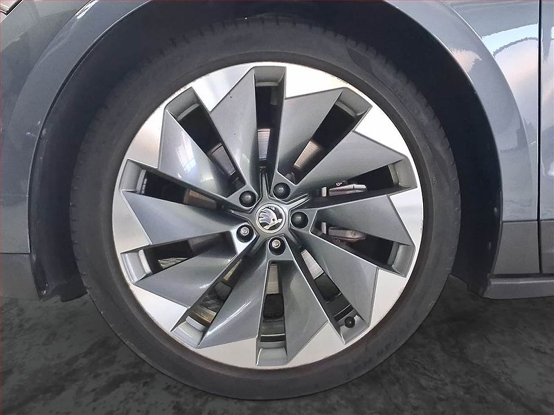 Škoda Enyaq (2021) Sportline 60 (62 kWh), SoH 92% - fotka 15 z 21