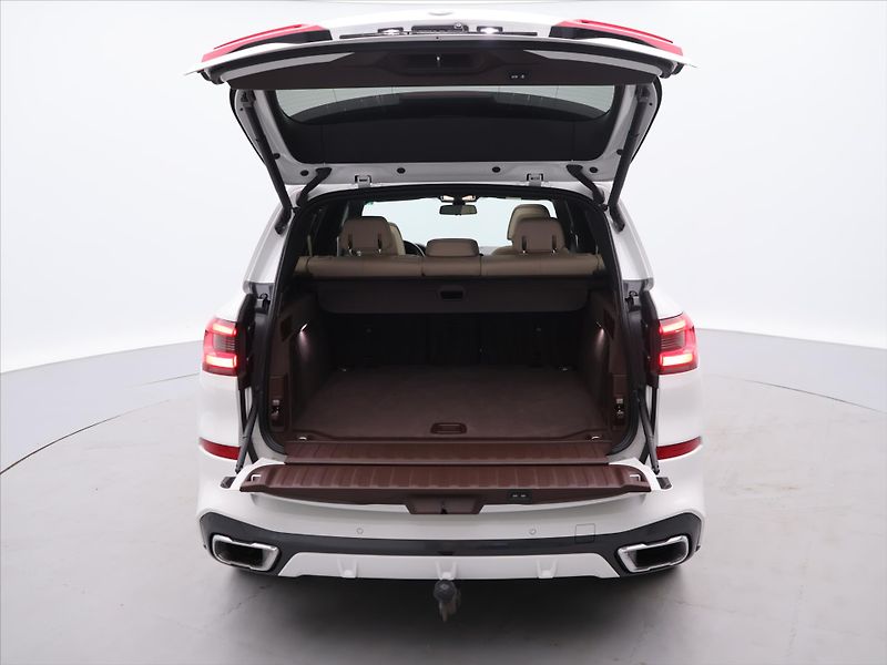BMW X5 3,0 40 250kW xDrive Mpaket DPH - fotka 9 z 42