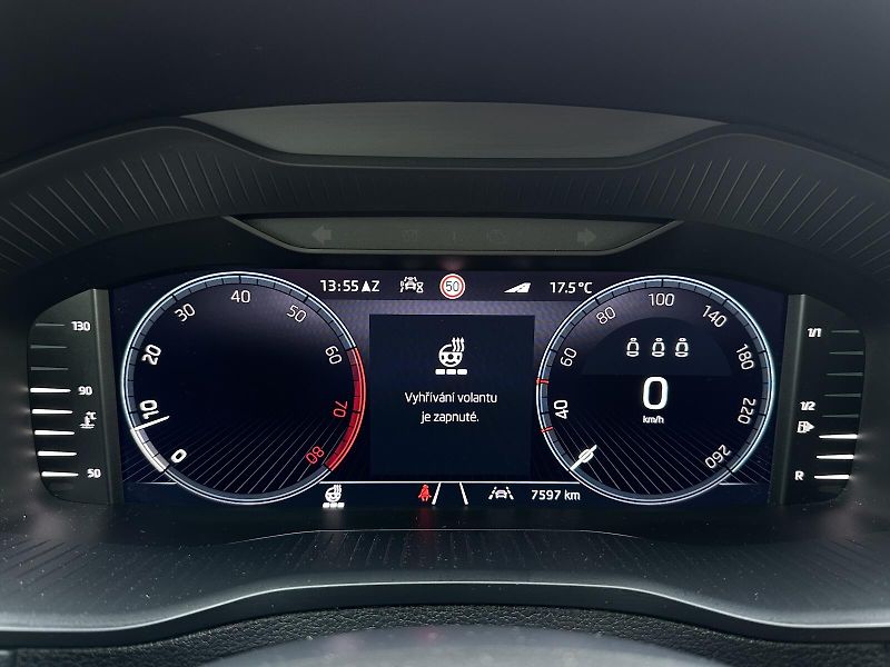 Škoda Karoq 1.5TSi Top & Selection 150PS L - fotka 24 z 46