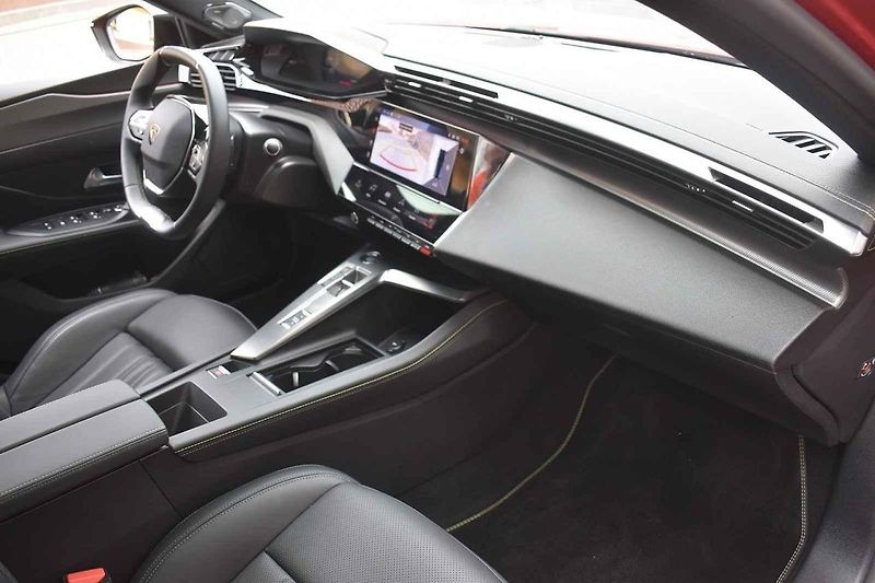 Peugeot kombíky umí. Platí to i novém 308 SW