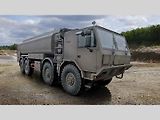 Tatra Force 8x8 – cisternové vozidlo na přepravu paliva, objem 18 000 litrů.
