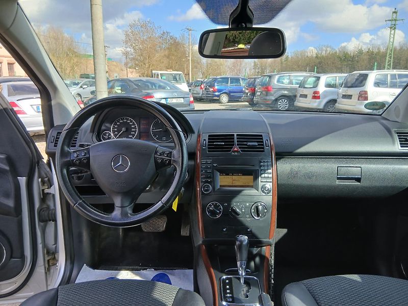 Mercedes-Benz Třídy A 180 CDI, automat, facelift - fotka 19 z 31