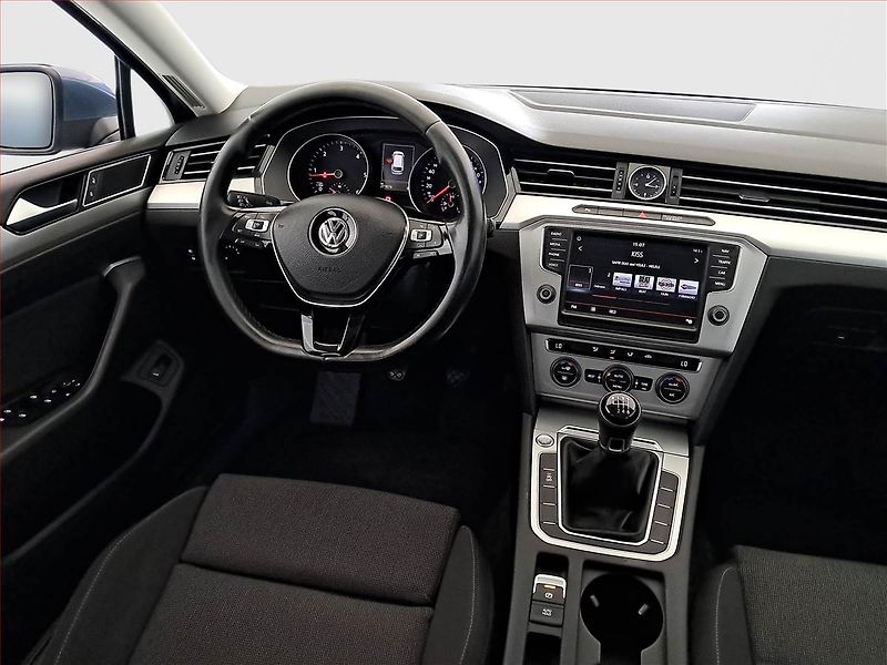 Volkswagen Passat (2015) 2.0 TDI, Navi, Tempomat - fotka 7 z 18