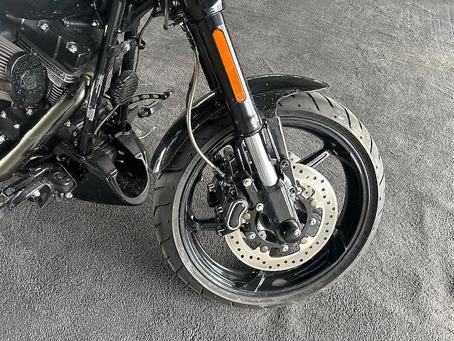 Harley-Davidson FXSE Softail Breakout CVO (2016) - fotka 21 z 26