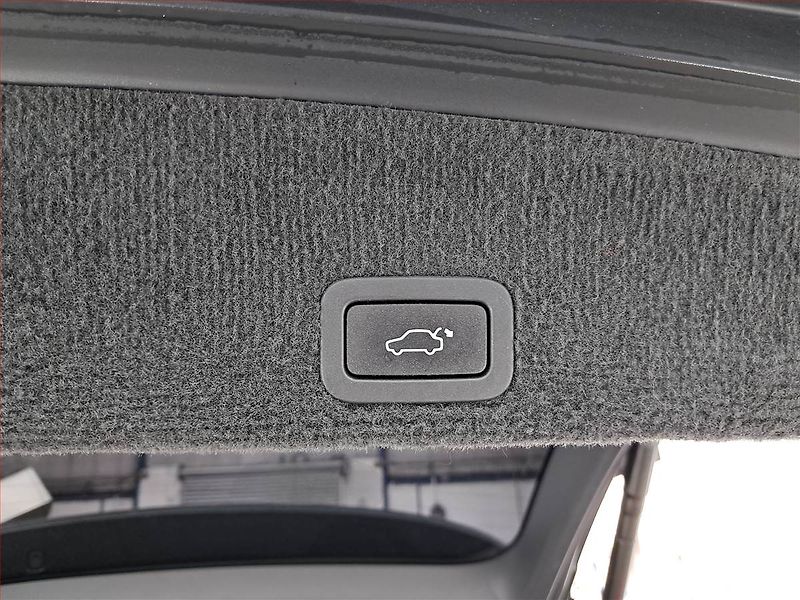 Volvo XC60 (2015) D4 AWD, 4X4, Automat - fotka 21 z 21