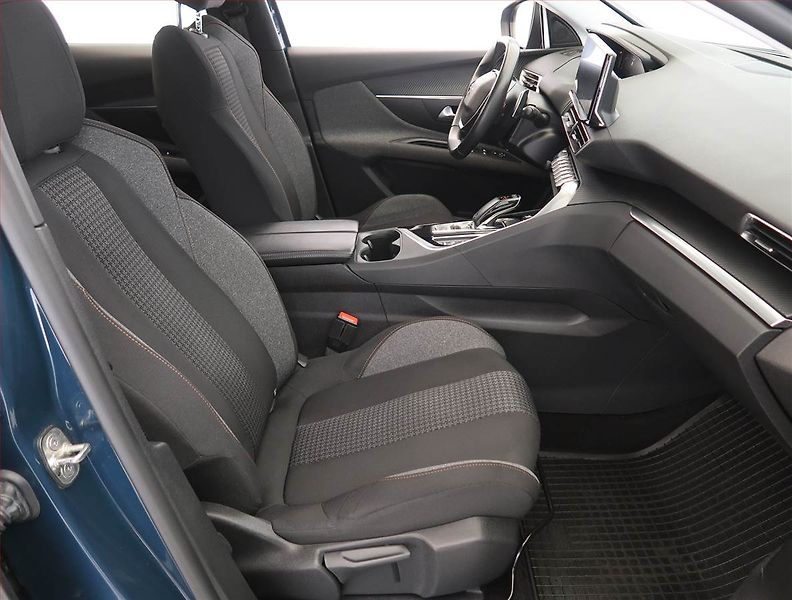 Peugeot 3008 (2022) Active Pack 1.2 PureTech - fotka 9 z 24