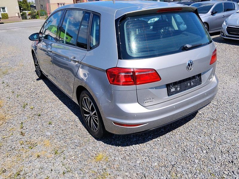 Volkswagen Golf Sportsvan (2015) - fotka 14 z 27
