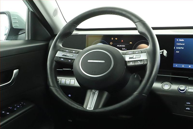 Hyundai Kona (2025) 1.6 T-GDI - fotka 8 z 15