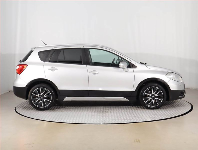 Suzuki SX4 S-Cross (2015) 1.6 VVT, 4X4, Automat - fotka 6 z 18