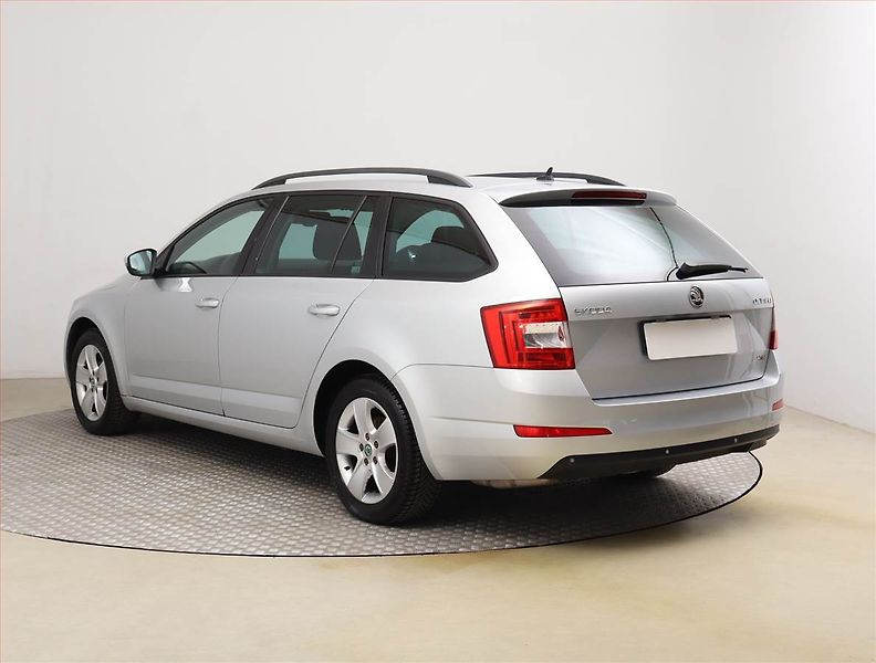 Škoda Octavia (2015) 1.6 TDI 4x4, 4X4, Bi-Xenony - fotka 4 z 19
