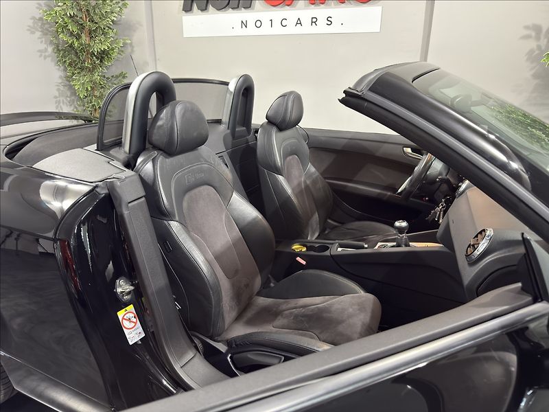 Audi TT 2,0   T211HP FL 3xS-LINE TOP - fotka 17 z 29