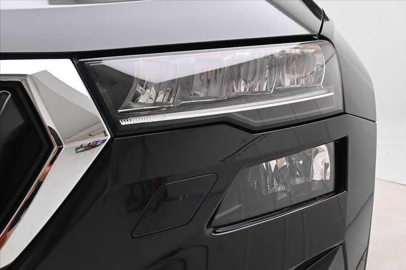 Škoda Karoq 2,0 TDI 85 kW Clever NAVI Záru - fotka 29 z 31