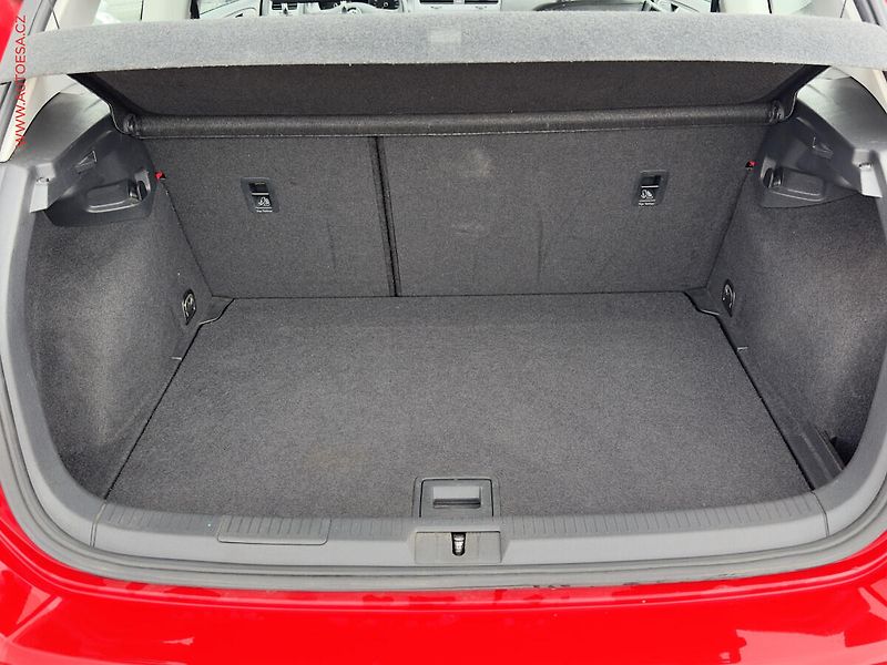 Volkswagen Golf (2013) 1.2TSi, AC - fotka 7 z 16