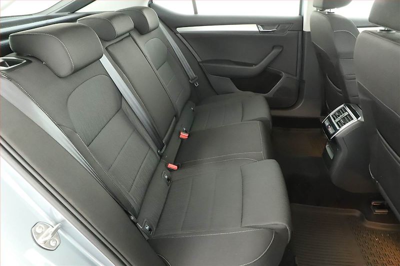 Škoda Superb (2019) Ambition 2.0 TDI, Automat - fotka 7 z 19