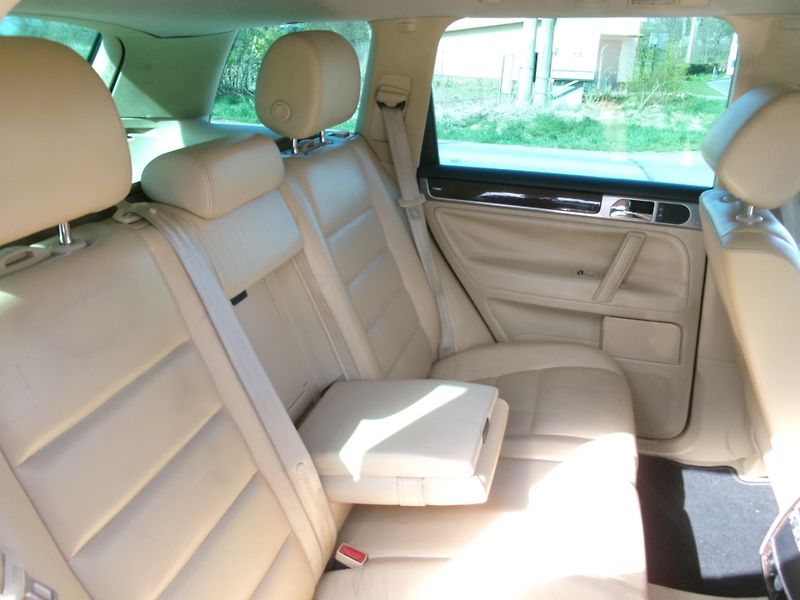 Volkswagen Touareg (2004) 2,5TDI DSG AC TEMP ALU  - fotka 13 z 24