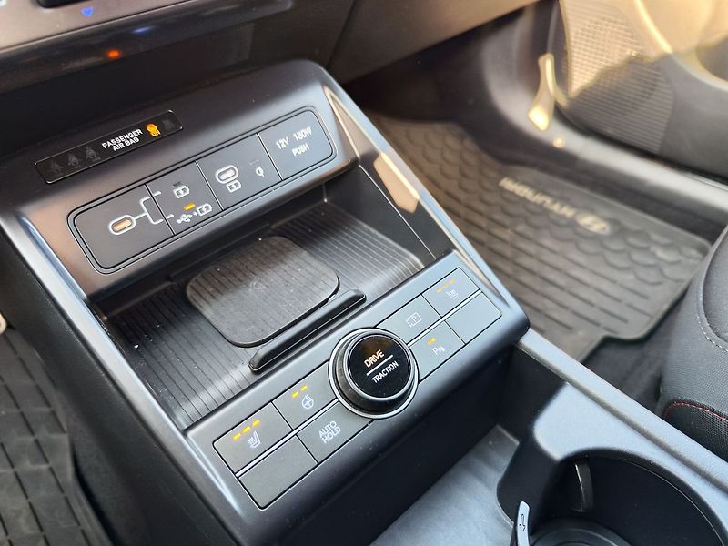Hyundai Kona 1.6 T-GDI/145kW N-Line DCT - fotka 23 z 31