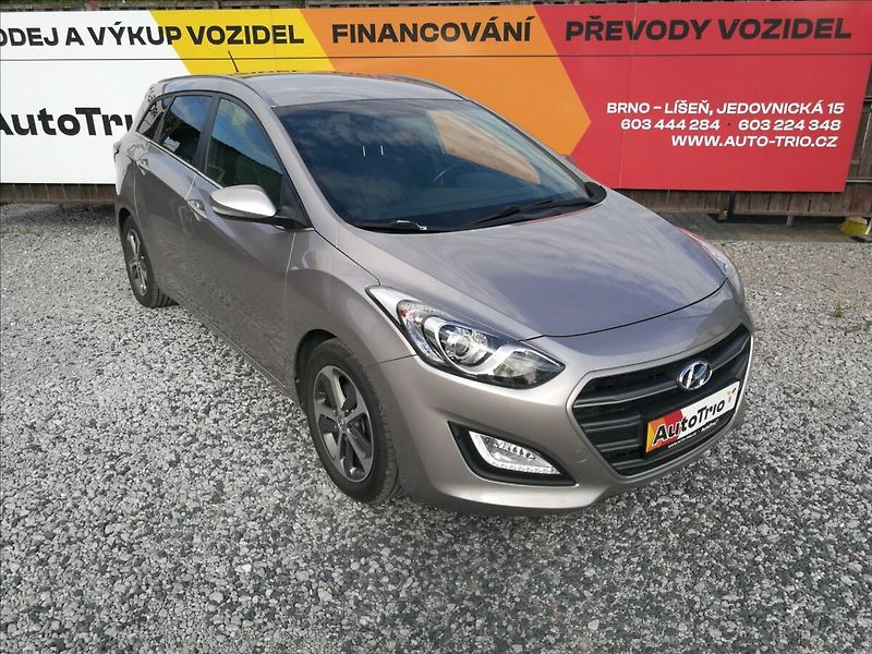 Hyundai i30 1,6 GDi 1.majitel Weekend - fotka 2 z 21