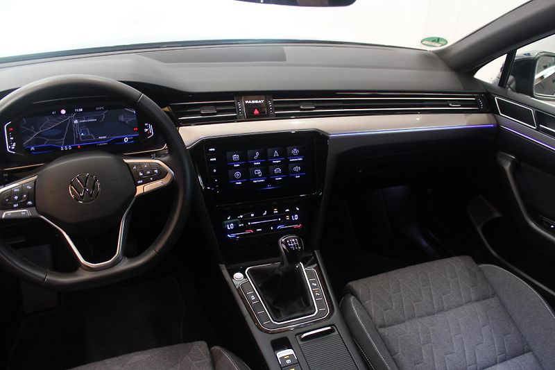 Volkswagen Passat (2023) 2.0TDI R-Line Paket Nez.Topení - fotka 40 z 41