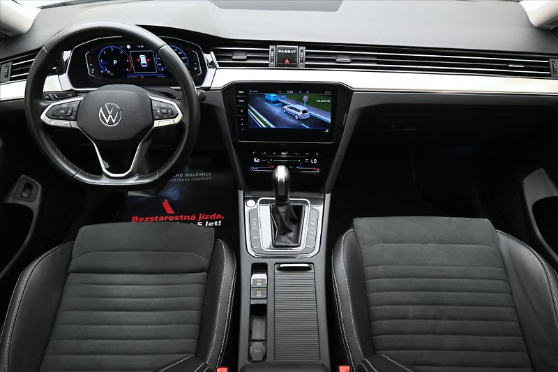 Volkswagen Passat 2,0 TDI 110 kW DSG ELEGANCE Zá - fotka 15 z 32